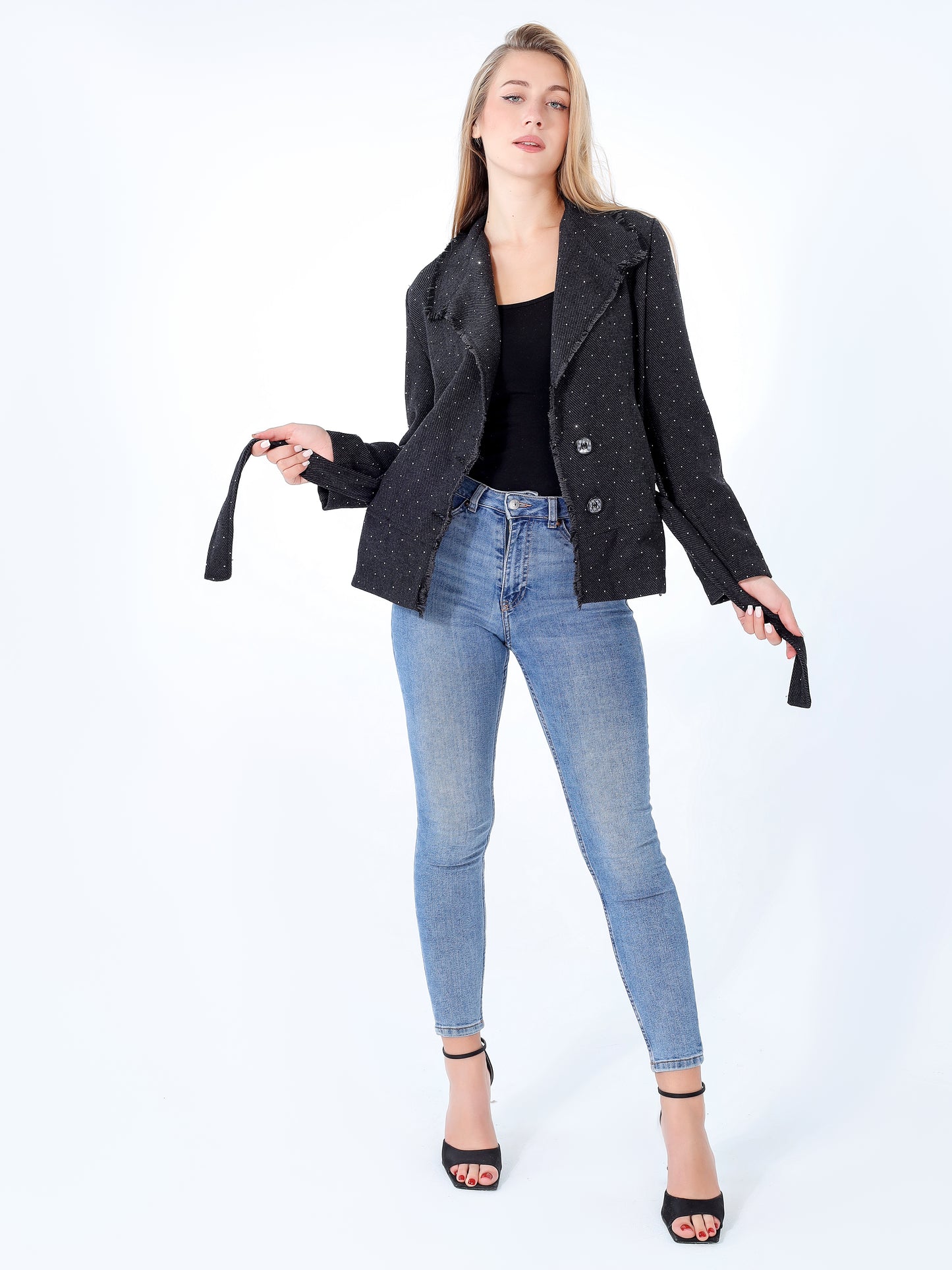 Diamond-Quilted Jacket with Fringe – Bold Texture and Unique Style